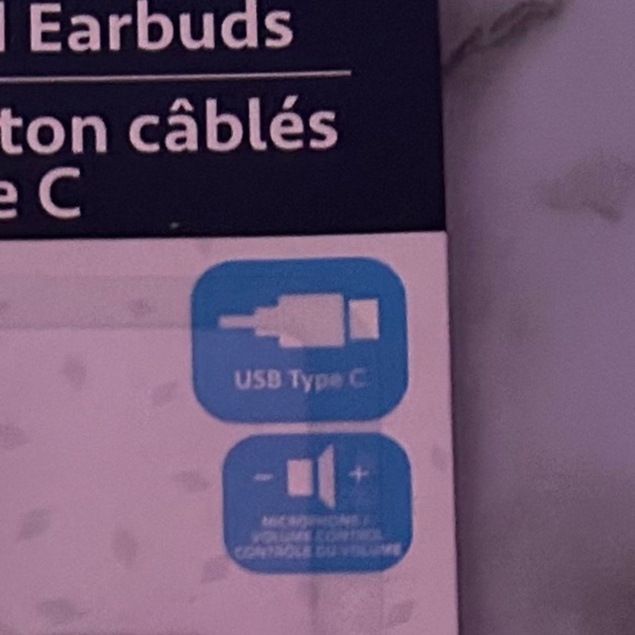 Brand New Red Type C Wired Earbuds - Picture 2 of 3